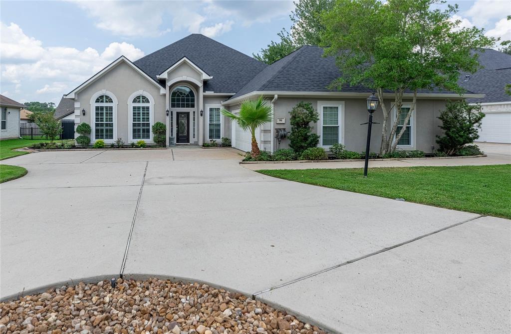 a view of outdoor space yard and front view of a house