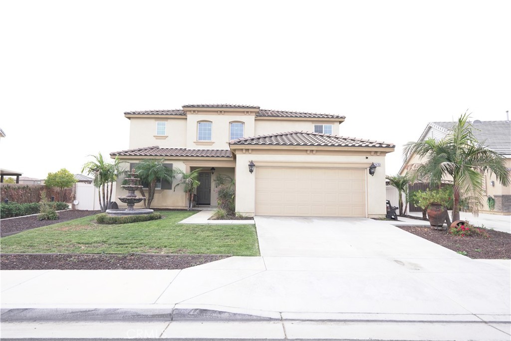 a view of house and outdoor space