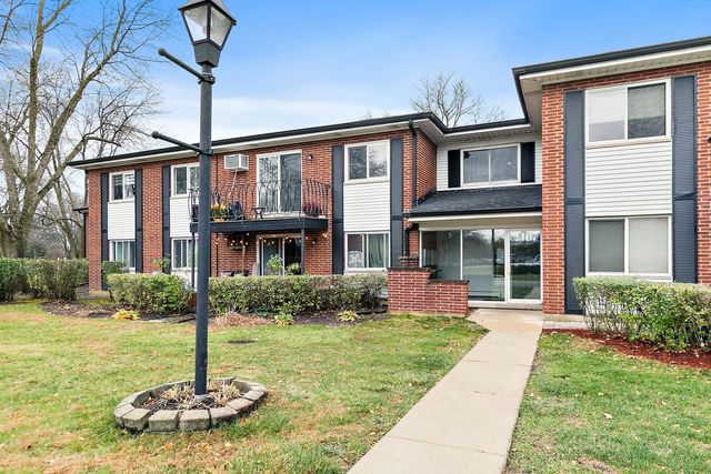 2407 East Brandenberry Court, Unit 1L | Arlington Heights