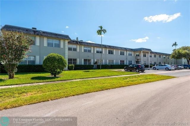 $1,700 | 1560 McKinley Street, Unit 110W | Hollywood Lakes