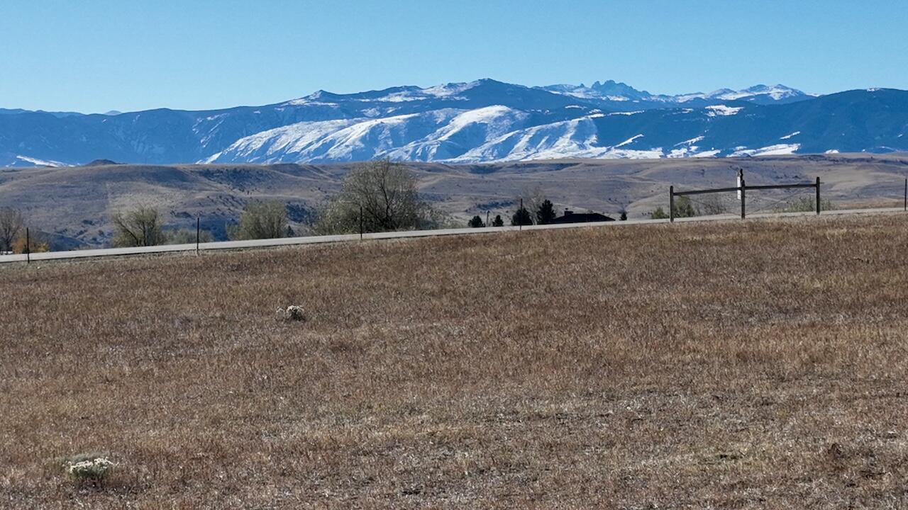 Homesite? Views of the peaks