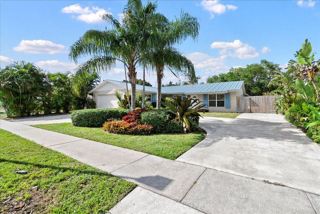 $625,000 | 716 South Pennock Lane | Jupiter River Estates