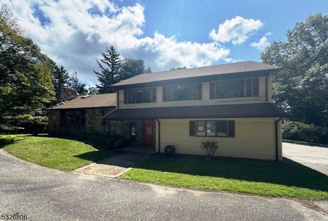 $525,000 | 27 Sunset Lake Road | Hardwick Township - Warren County