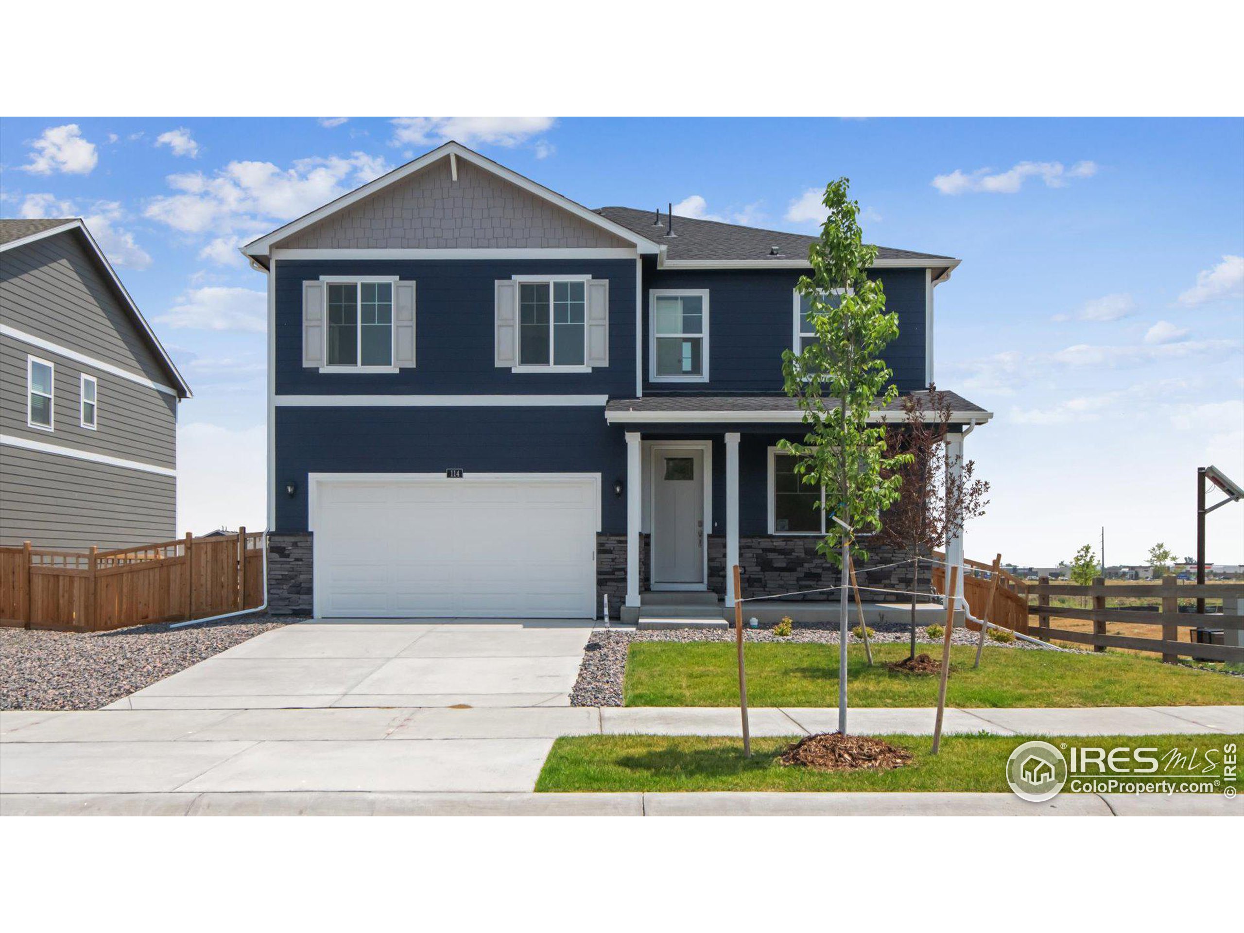 a house view with a outdoor space