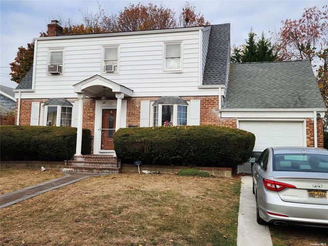 $599,000 | 27 Allen Street | Hempstead Village