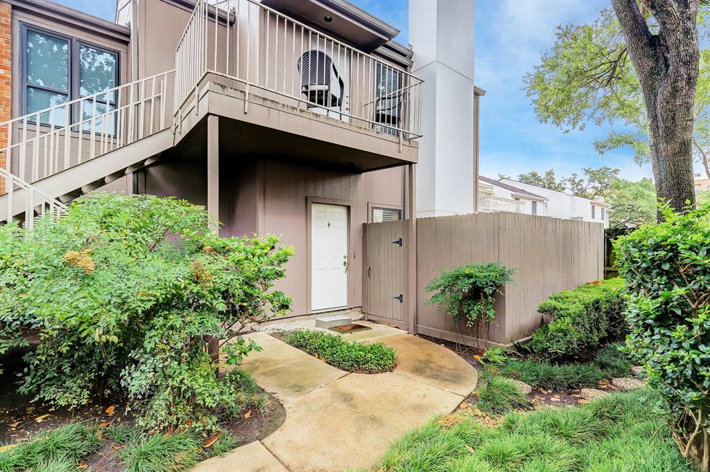 Stunning GROUND FLOOR condo ideally located in the TANGLEWOOD area w/ a stunning courtyard entrance. Welcome to 1201 Bering Drive - in the highly desired Tanglewood area!