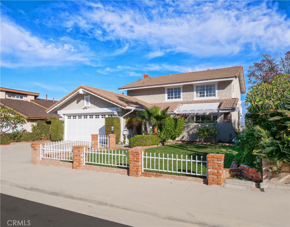 a view of a house with a street view