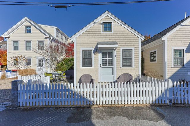 $799,000 | 10 Washington Avenue, Unit U3 | Provincetown Center