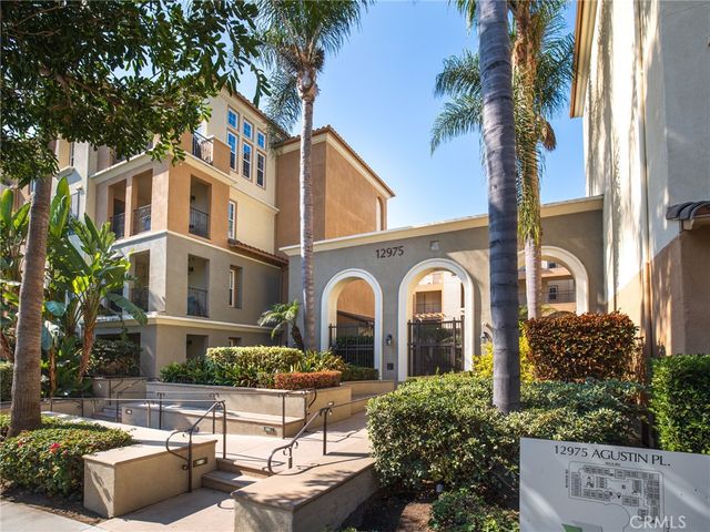 $935,000 | 12975 Agustin Place, Unit 220 | Playa Vista