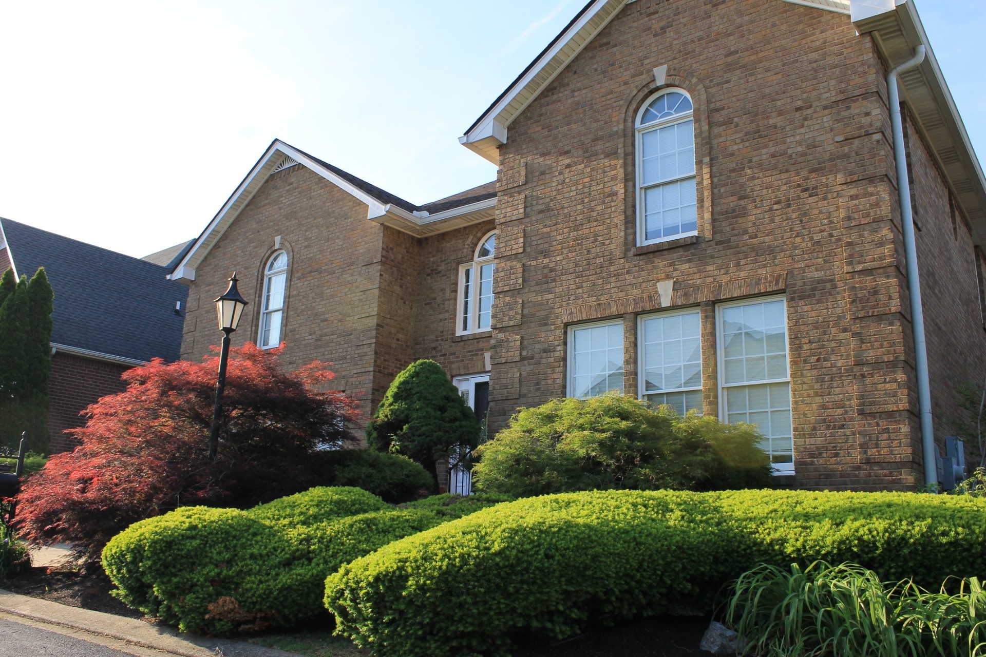 This home sits on a Private Cul de Sac lot in the back of this desirable Murfreesboro neighborhood.