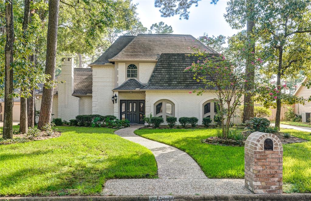 Welcome to 9607 Enstone Circle in the beautiful neighborhood of Champions Forest!