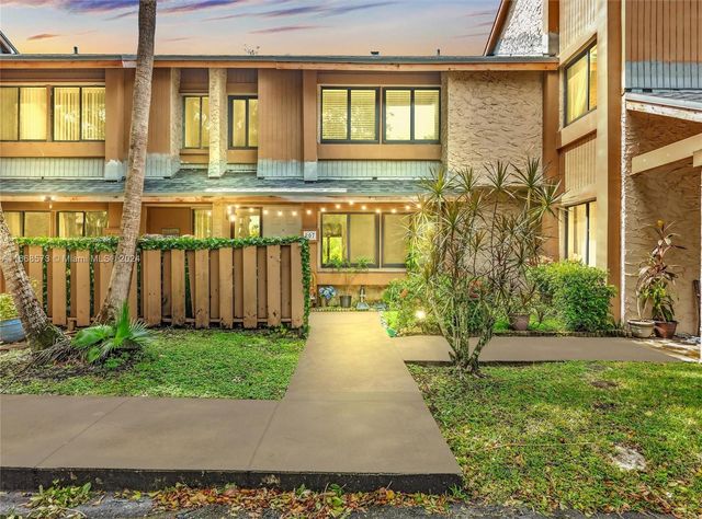 $365,000 | 207 Wimbledon Lakes Drive, Unit 207 | Jacaranda