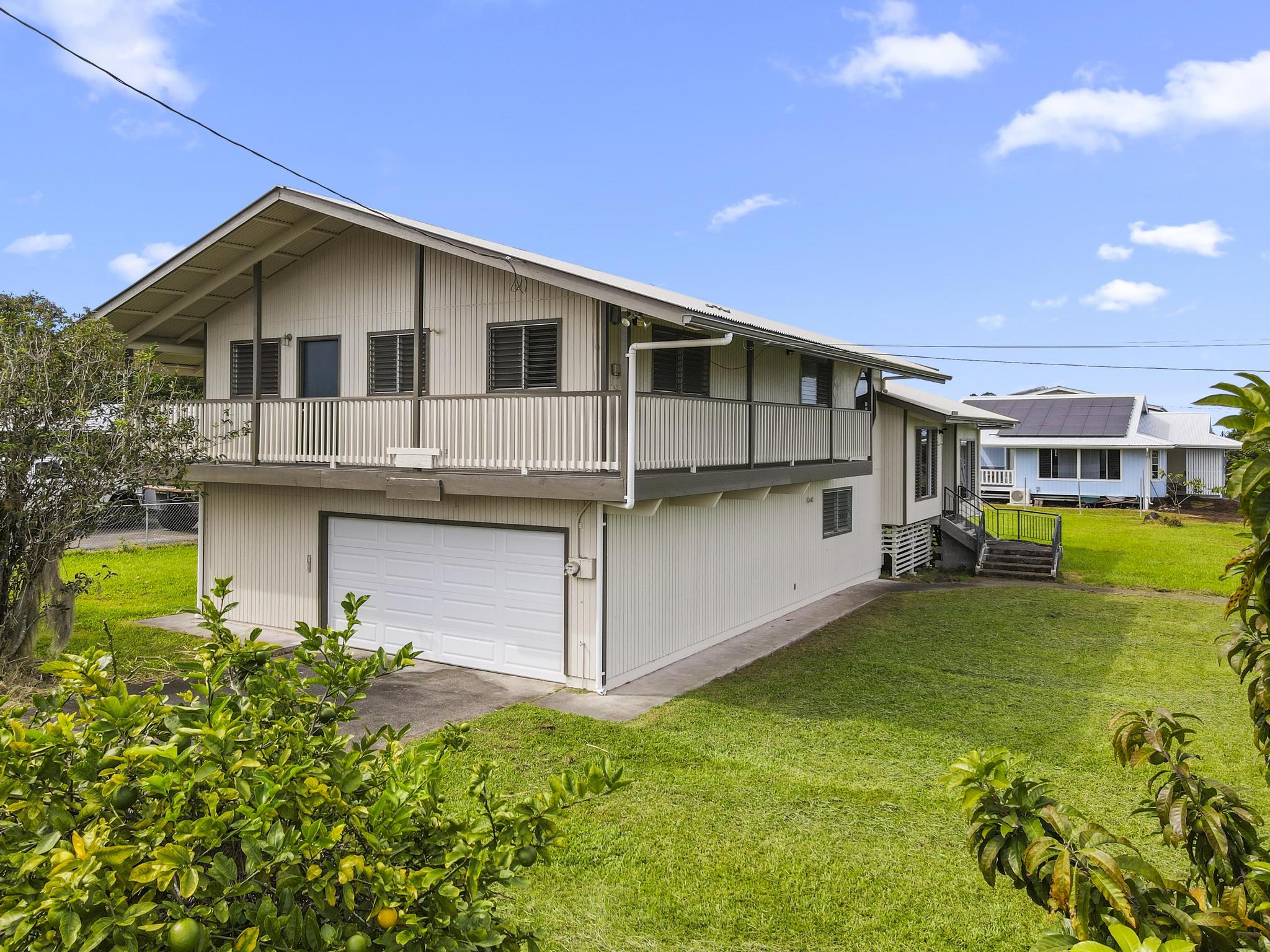 750 Kaalo Pl. 
4 bedroom, 3 bath 
Gracious Hilo Home