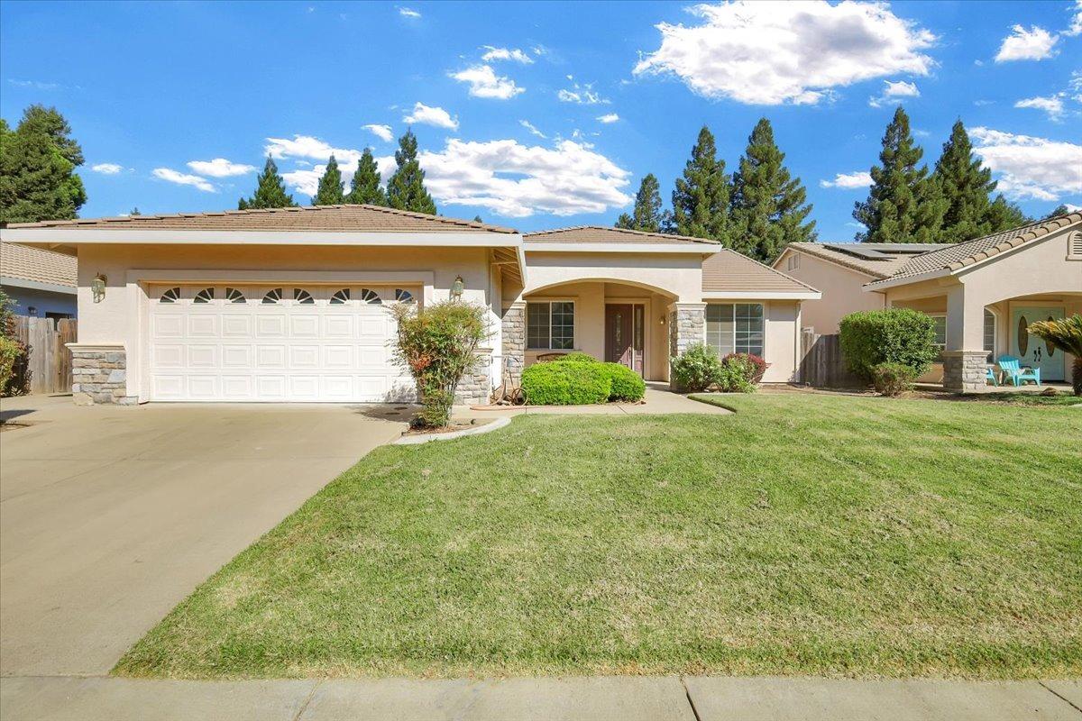 front view of house with a yard