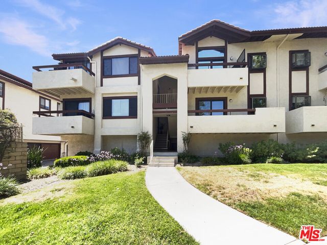 $386,000 | 28021 Sarabande Lane, Unit 1209 | East Canyon Country