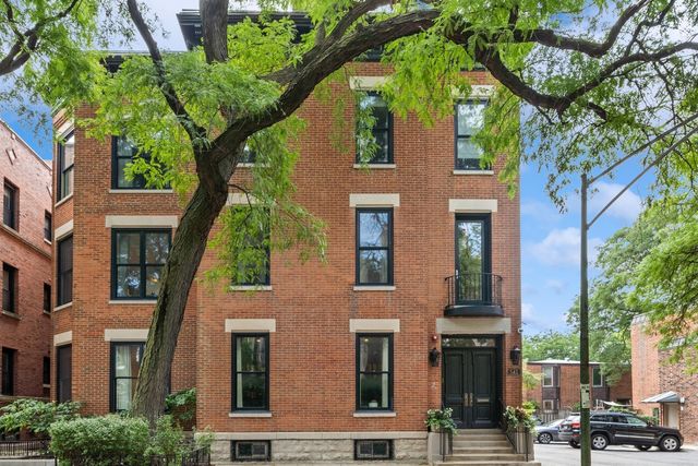 $3,795,000 | 545 West Dickens Avenue | Lincoln Park