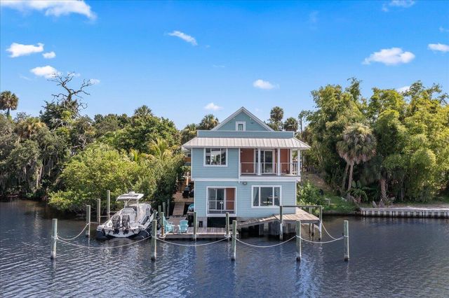 $1,695,000 | 1072 Hyde Park Lane | Pineapple District