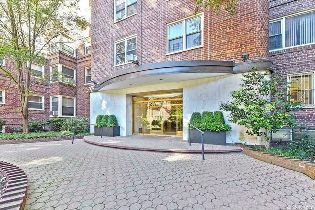 $485,000 | 68-61 Yellowstone Boulevard, Unit 318 | Forest Hills