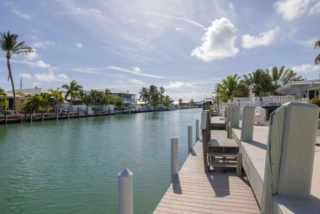 $810,000 | 520 4th Street | Key Colony Beach