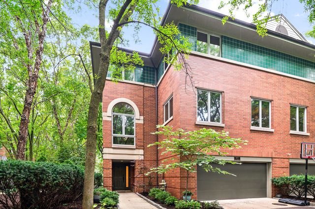 $1,500,000 | 2701 North Greenview Avenue, Unit L | Lincoln Park