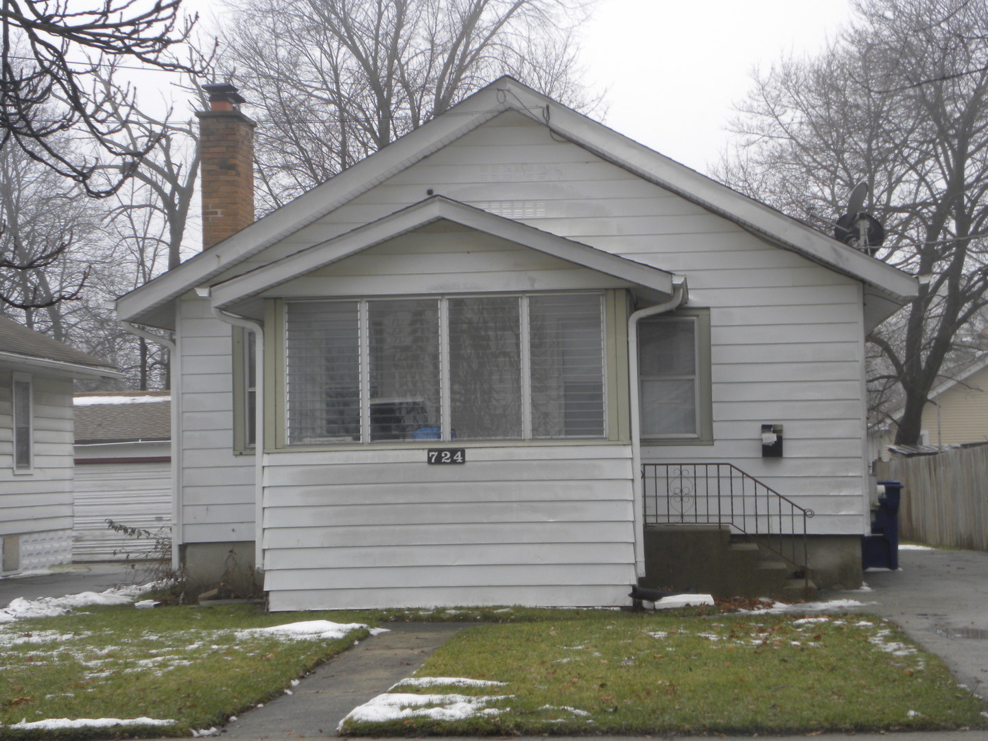 724 Yeoman Street, Waukegan, IL 60085 | Compass