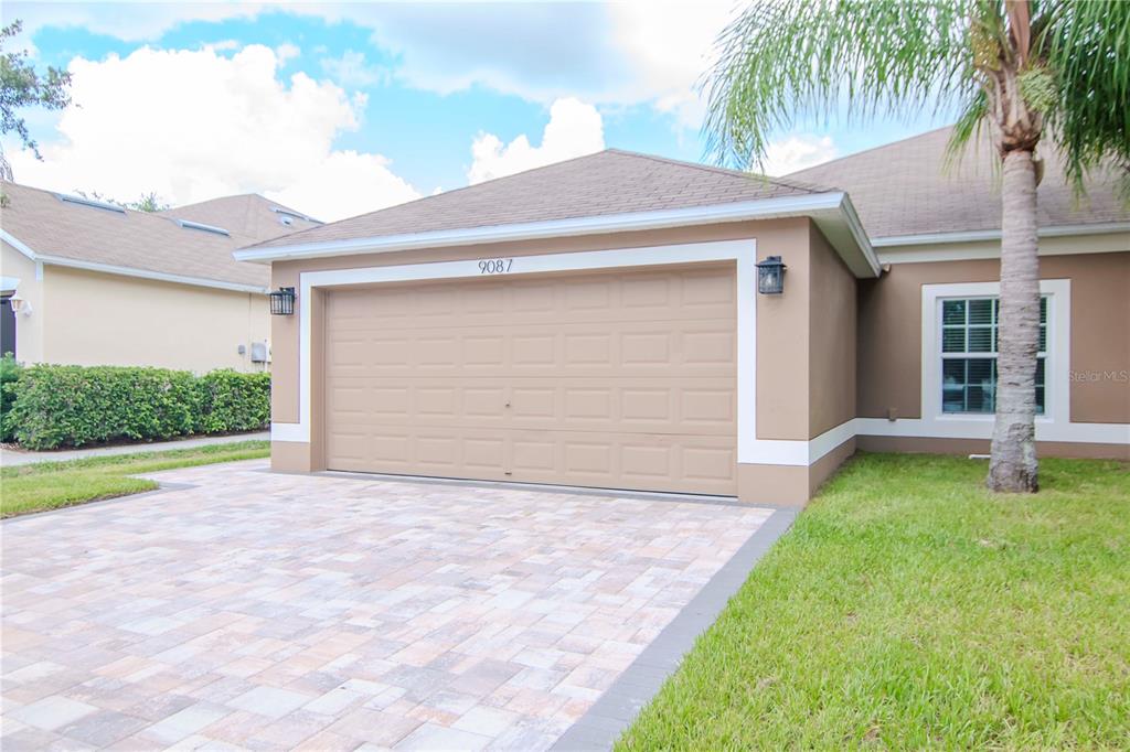 a front view of house with yard