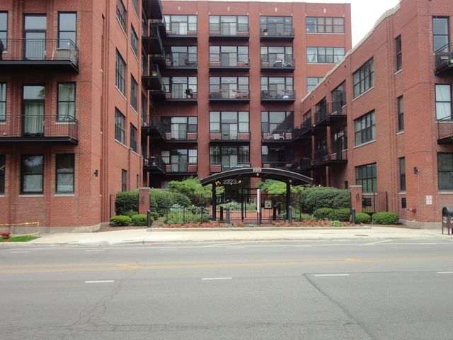 $207,900 | 2323 West Pershing Road, Unit 518 | New City