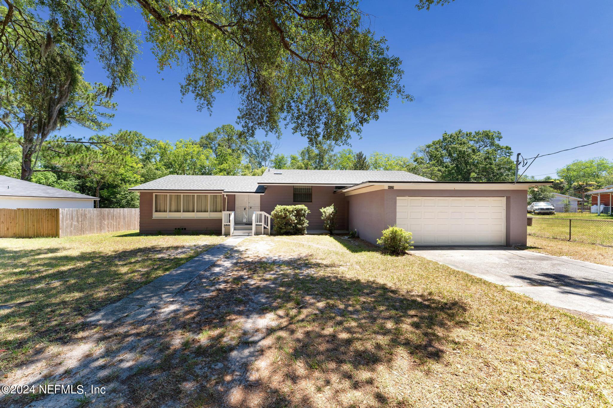 a outdoor view of house with outdoor space