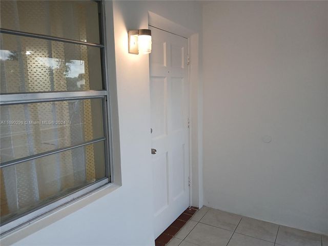 $1,750 | 1700 Cleveland Street, Unit 106 | Hollywood Lakes