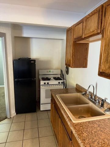 $2,100 | 212 3rd Street, Unit 1 | Isleton