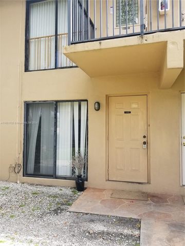 $1,700 | 10886 Royal Palm Boulevard, Unit 10886 | Country Club