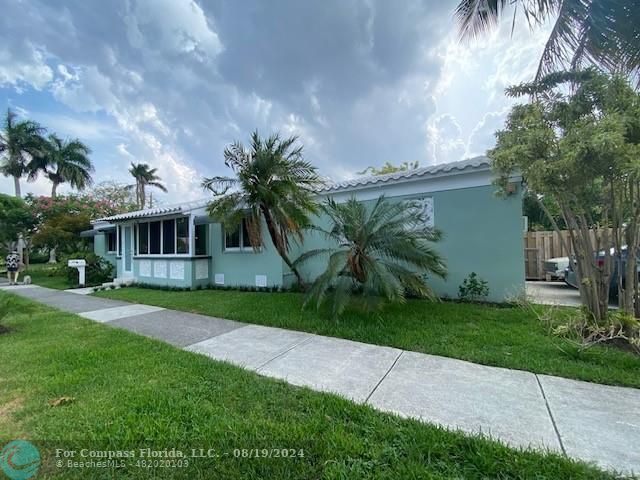 $760,000 | 326 South 14th Avenue | Hollywood Lakes