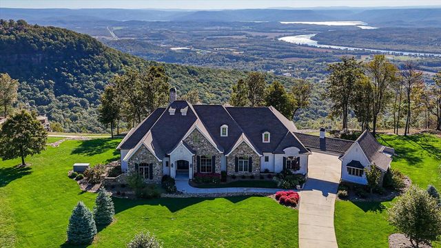 $2,155,000 | 240 Cash Cave Road