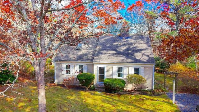 $585,000 | 130 Fleetwood Path | Marstons Mills