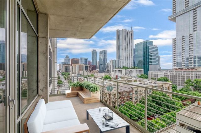 $825,000 | 800 West 5th Street, Unit 809 | Market District