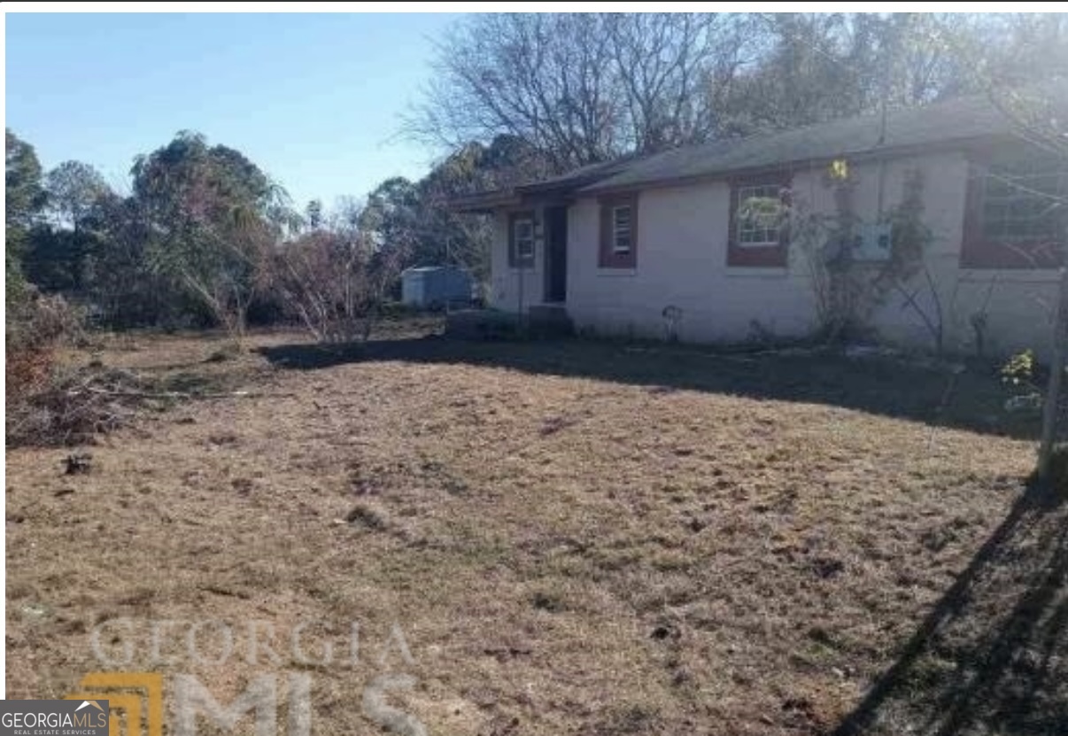 a backyard of a house