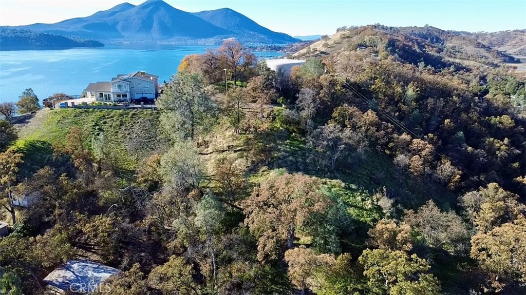 a view of a houses with a yard