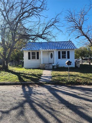 $1,000 | 411 North Pearl Street | Comanche