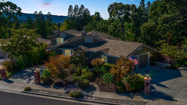 $3,498,000 | 4613 Mirador Drive | Bonde Ranch