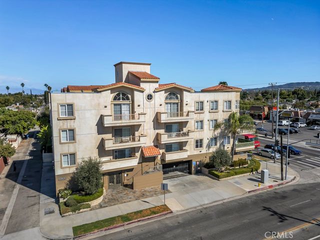 $589,999 | 6800 Corbin Avenue, Unit 308 | Reseda