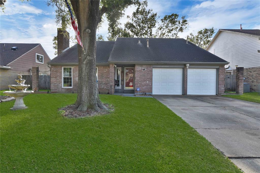 front view of house with a yard