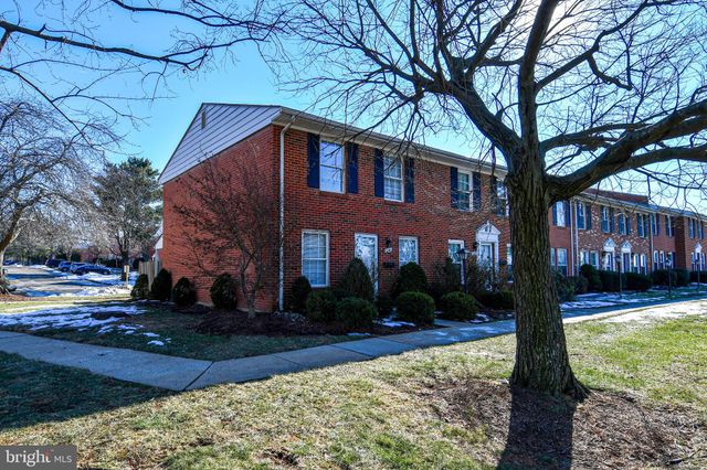 $359,000 | 230 North Sterling Boulevard | Pembrook of Loudoun