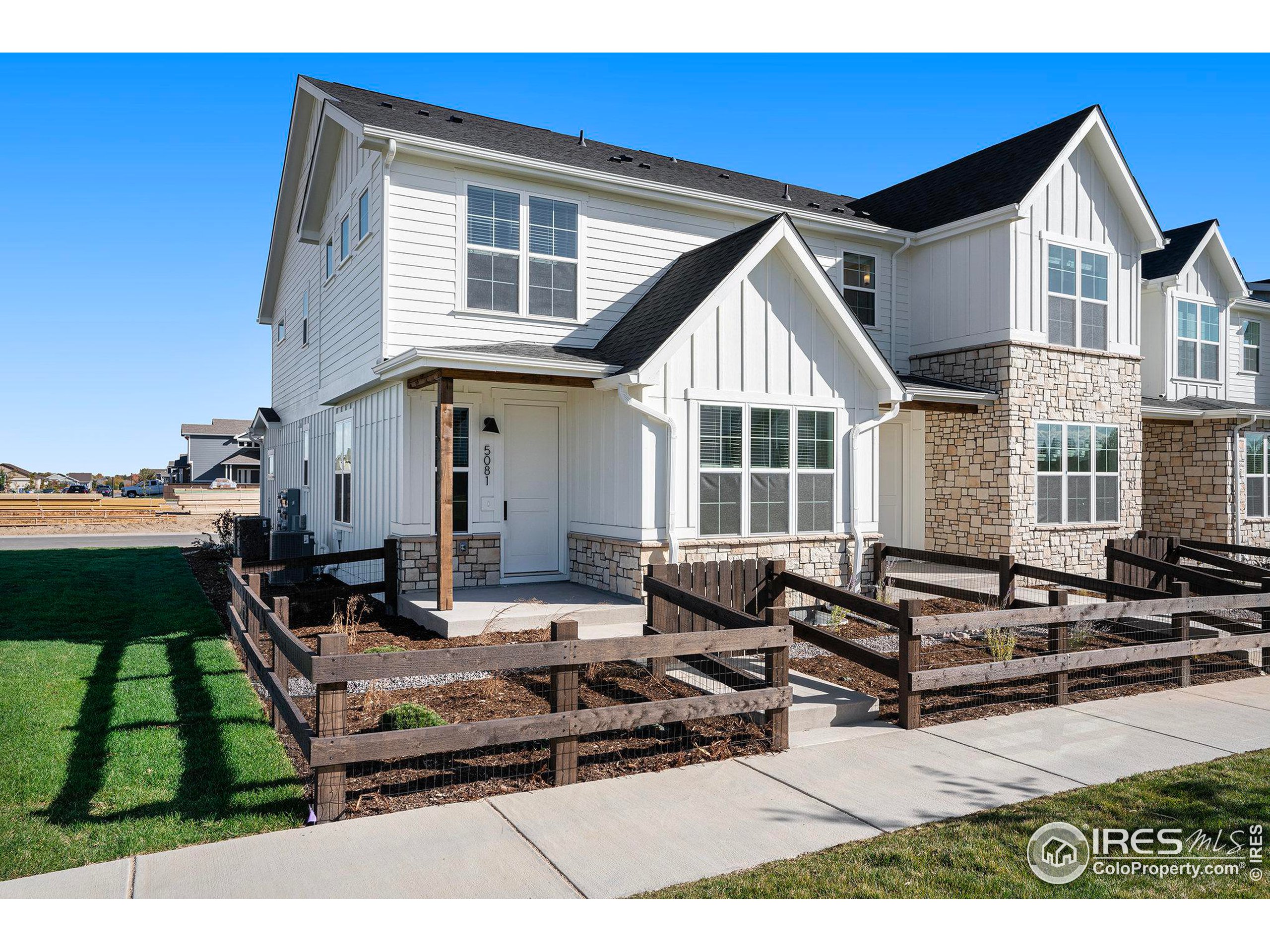 a building outdoor space with patio furniture