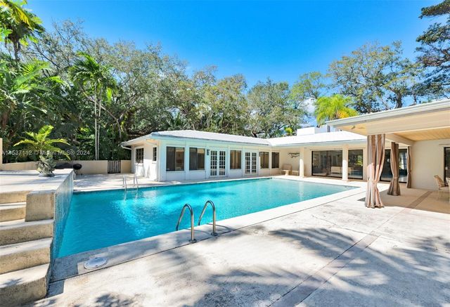 $5,800,000 | 5465 Banyan Trail | Coral Gables