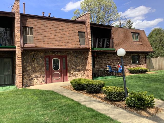 $198,900 | 10641 Brook Lodge Lane, Unit 1B | Palos Hills