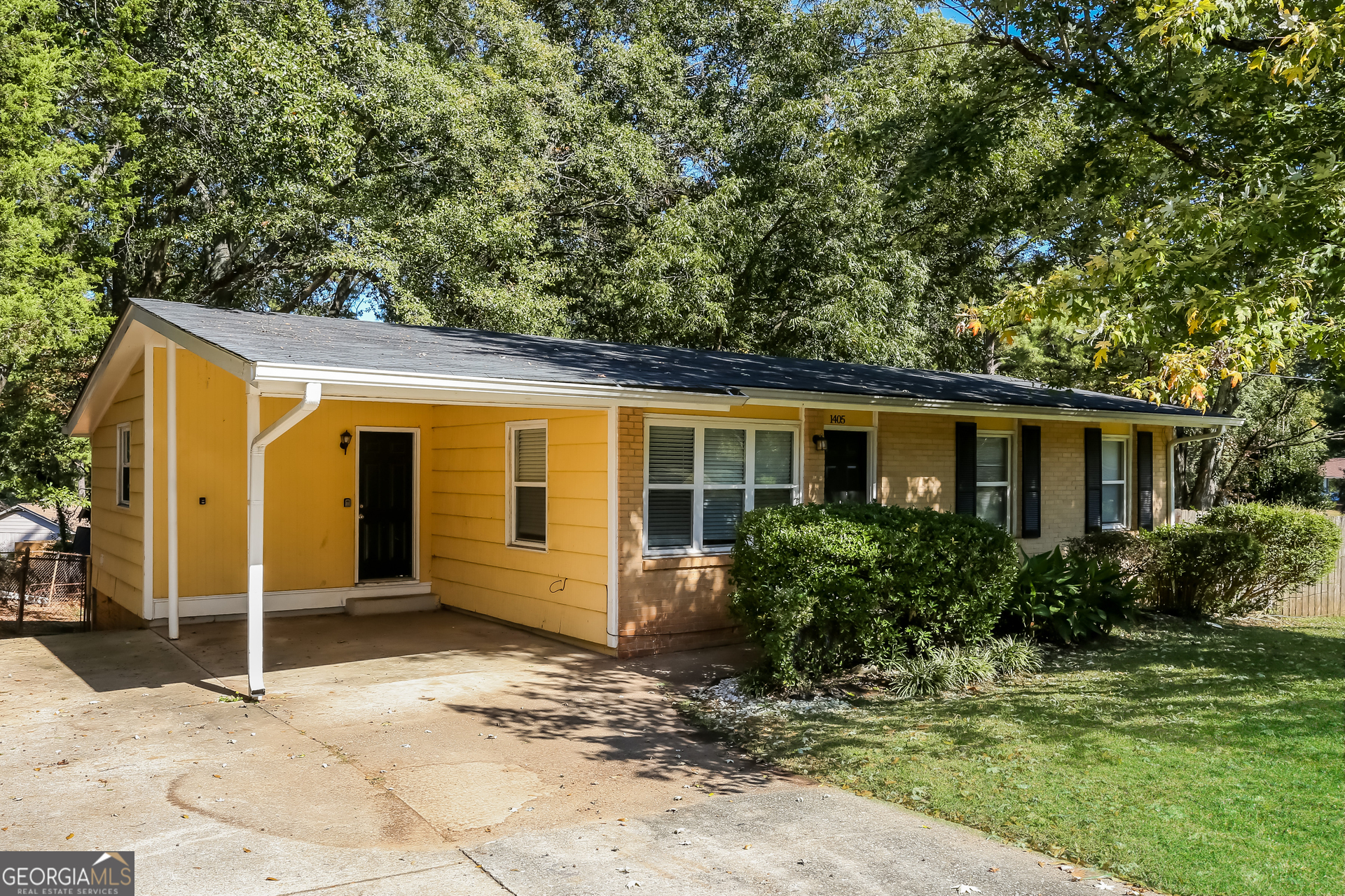 front view of house with a yard