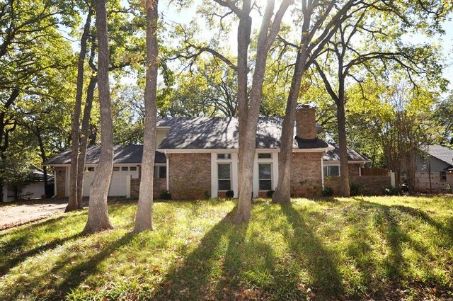 $3,195 | 2911 Ridgewood Drive | Oak Creek Estates Grapevine