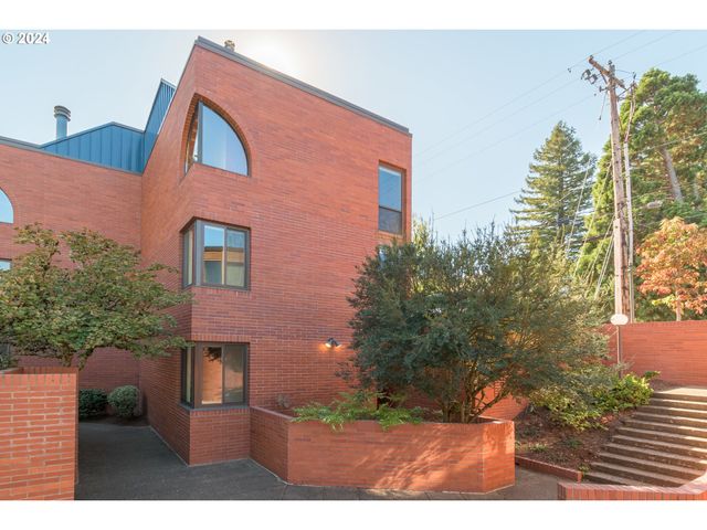 $529,000 | 120 High Street | Downtown Eugene