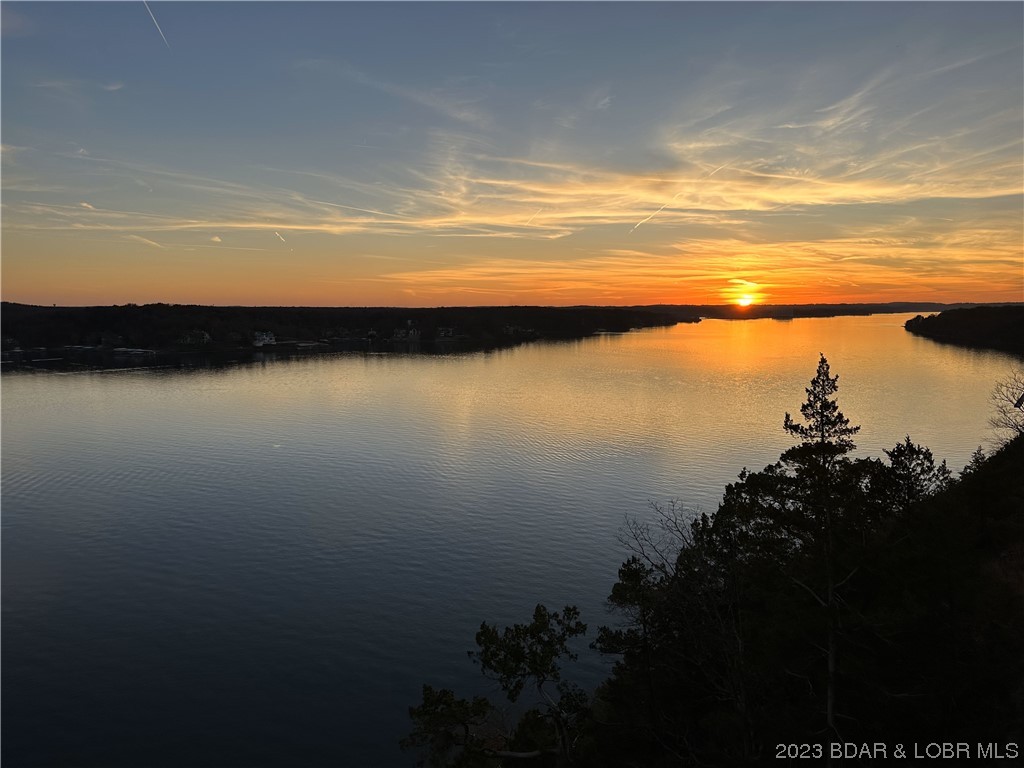 Amazing sunsets, views for miles both directions