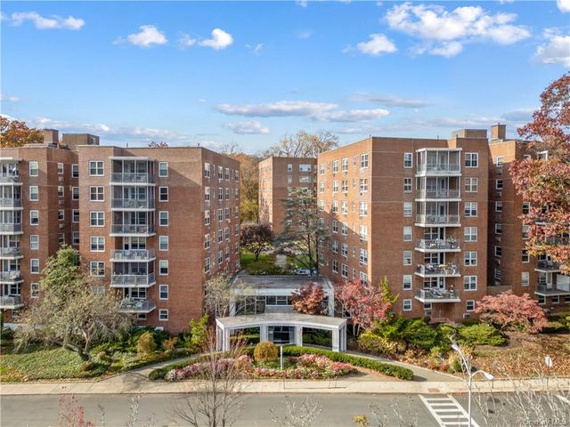 $180,000 | 281 Garth Road, Unit C6L | Eastchester